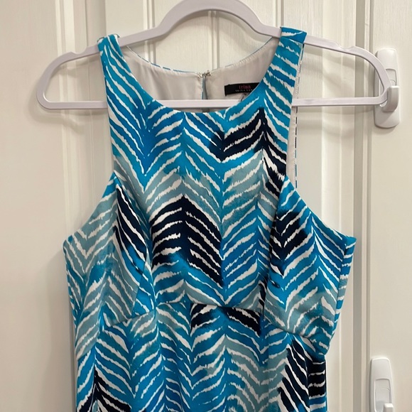 🦋TRINA TURK  blue zig zag dress.  10 - Picture 4 of 8